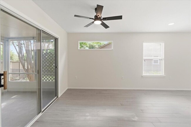 Building Photo - 104 Whitewing Way