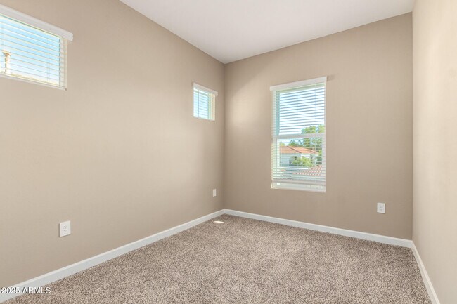 Building Photo - 4858 E Helena Dr