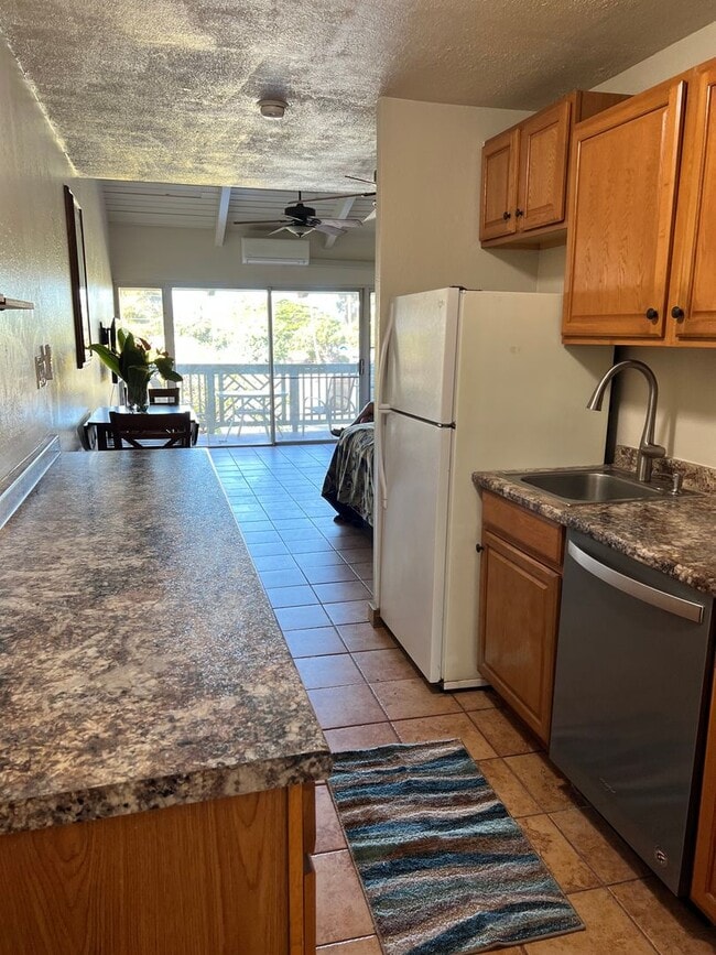 Building Photo - Kihei Bay Surf Condo