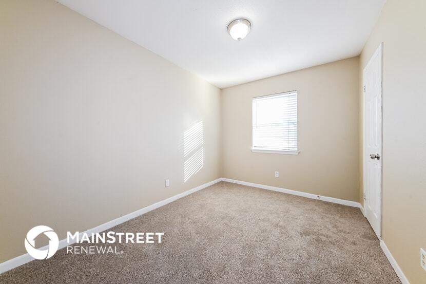 Building Photo - 14500 Oakwood Ln