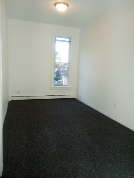 Building Photo - 138 Laurel Hill Ave