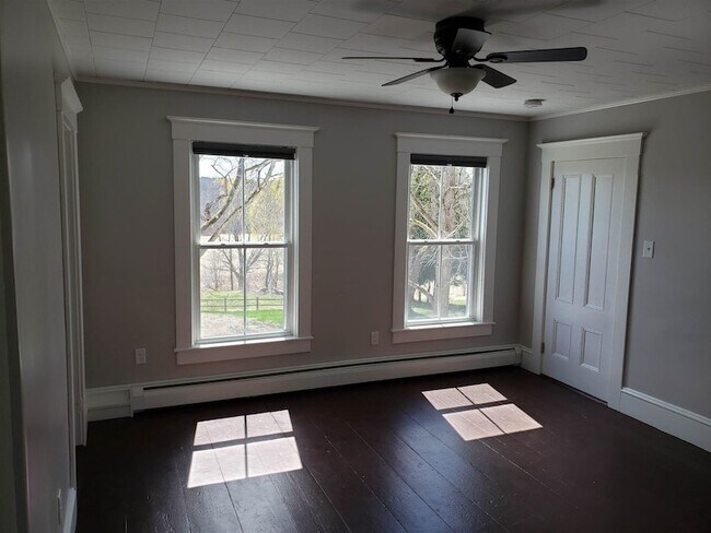 Building Photo - 230-232 Spruce Ln Ext