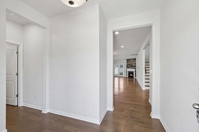 Building Photo - 6430 Hickory Bell Dr