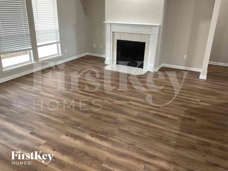 Building Photo - 4592 Royal Port Dr