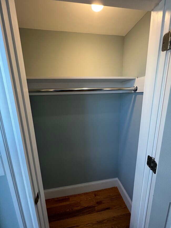 Building Photo - 372 Oxford St