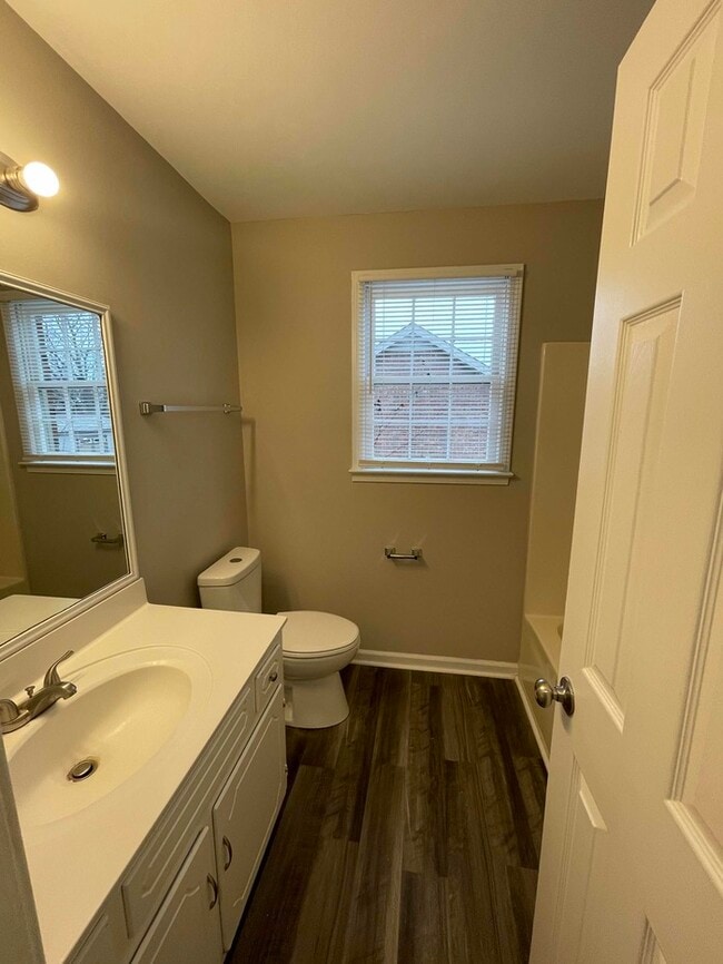 Building Photo - 1005 Peachers Mill Rd