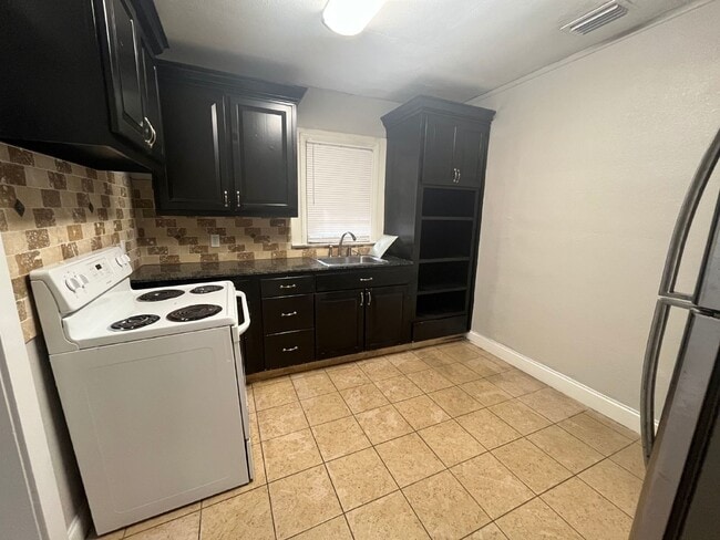 Building Photo - Lakeland Duplex for Rent