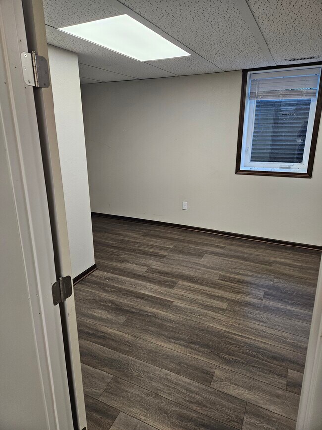 Building Photo - 1317 6th St