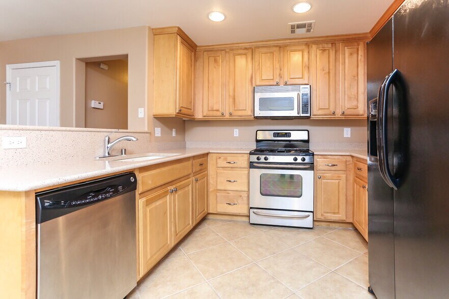 Building Photo - 8204 W Wildwood Glen Dr