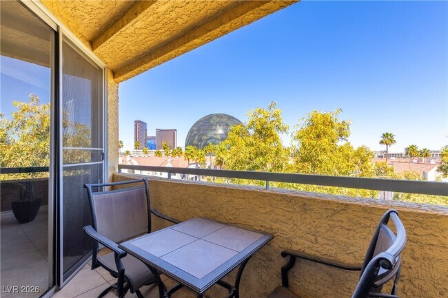 Building Photo - 210 E Flamingo Rd