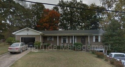 Building Photo - 1113 3rd Ave