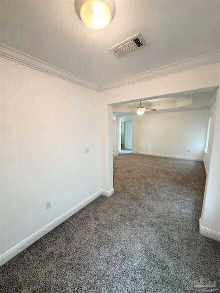 Building Photo - 872 Solimar Way