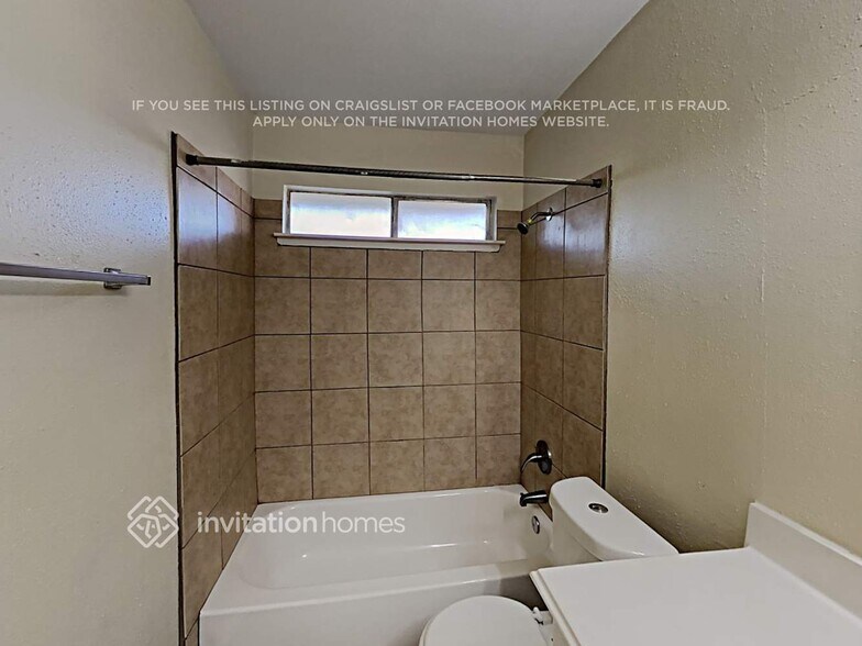 Building Photo - 15834 Fox Springs Dr