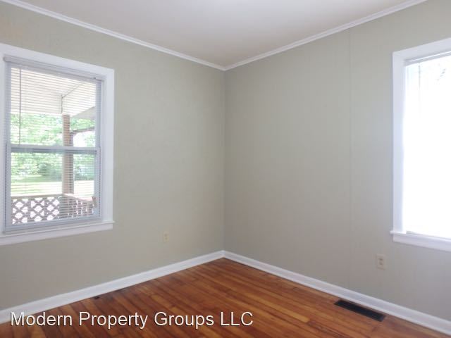 Building Photo - 2 br, 1 bath House - 111 E. Forest Ave