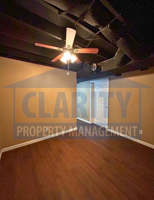Building Photo - Gorgeous four bedroom home!!