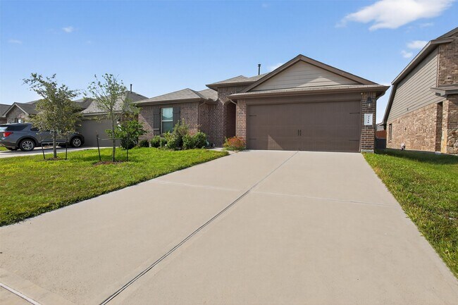 Building Photo - 3310 Sumac Dr