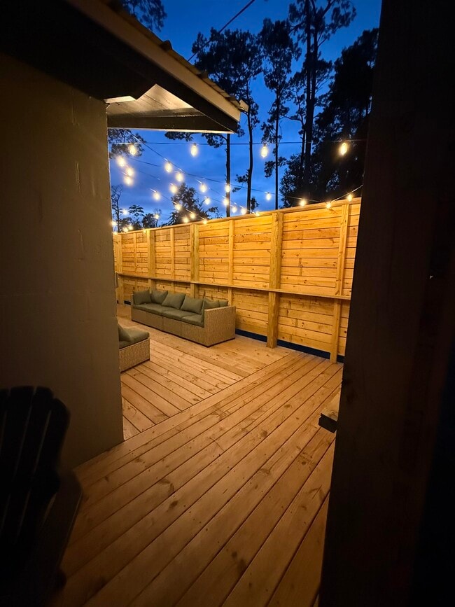 Building Photo - 742 Parklawn Ct