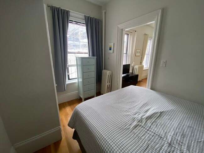 Building Photo - 670 Tremont St
