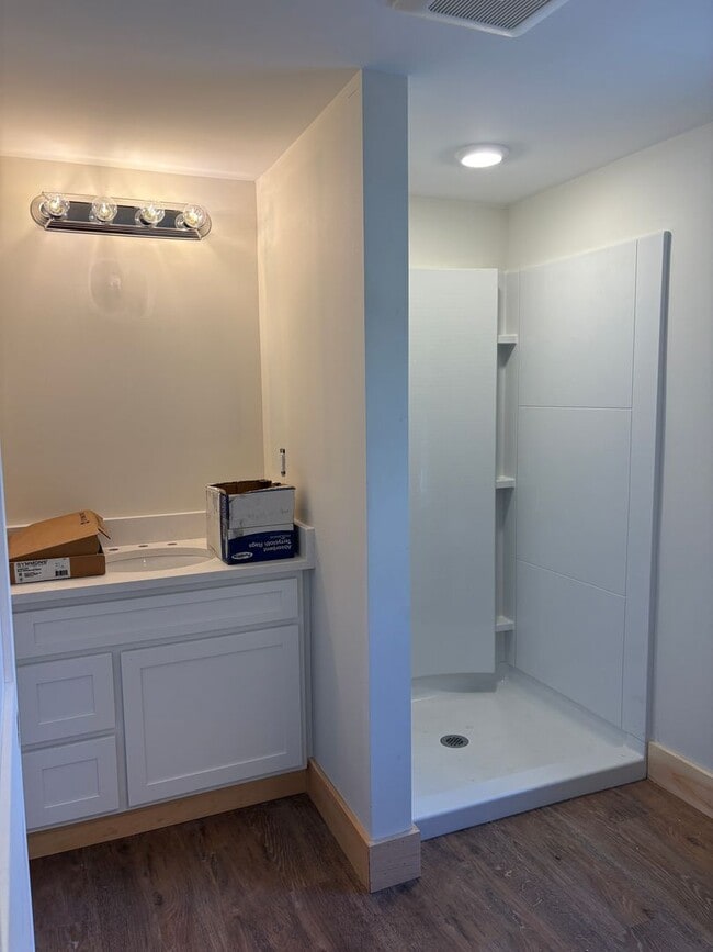 Building Photo - NEW Luxury 2 Bedroom apartments!