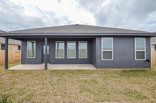 Building Photo - 26506 Coast Redwood Dr