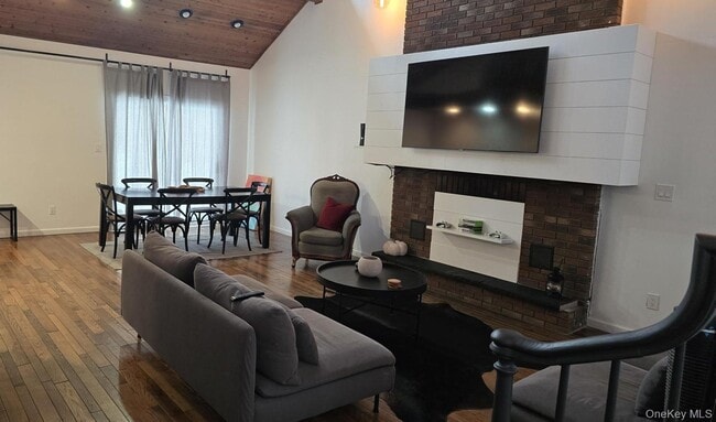 Building Photo - 537 Old Tacy Rd