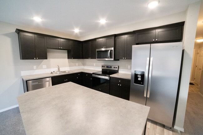 Building Photo - ALFOJ03