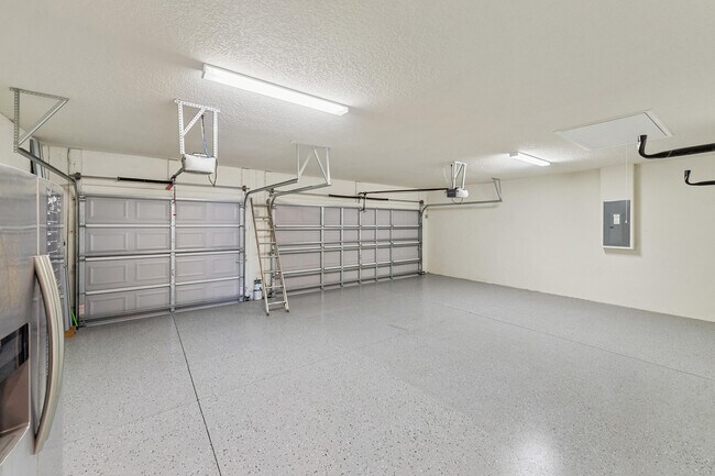 Building Photo - 531 Topeka Rd SW