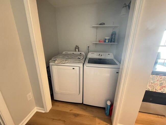 Building Photo - 57 Forest St