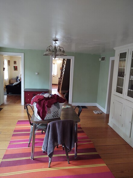 Building Photo - 711 W South St