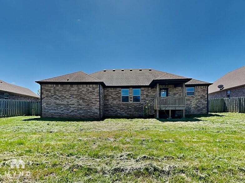 Building Photo - 1410 Abbey Ln