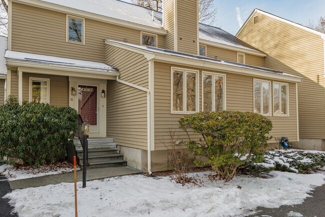 Building Photo - 13 Iris Way