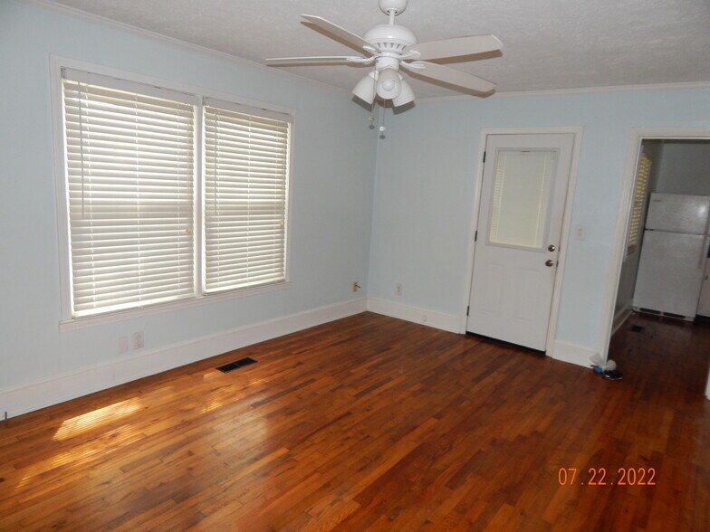 Building Photo - 1449 Mimosa Cir SE