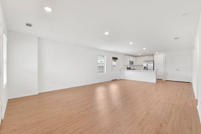 Building Photo - Single-story home in the highly sought-aft...