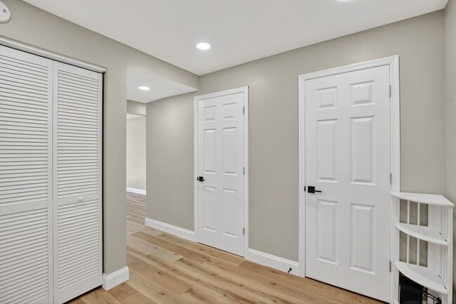 Building Photo - 3459 Howell Ct