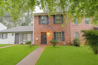 Building Photo - Move in before November 15th and choose yo...