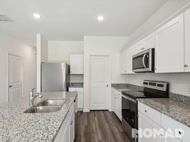 Building Photo - 4 Bedroom Single Family Home in Crowley