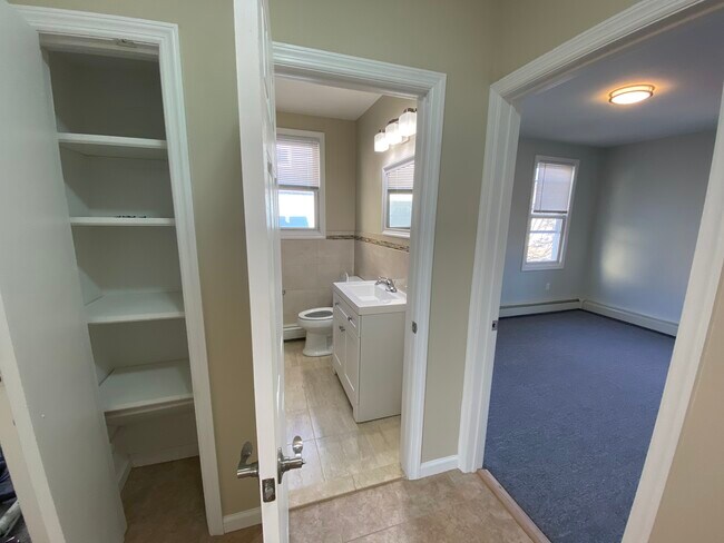 Building Photo - 1445 Concord Pl