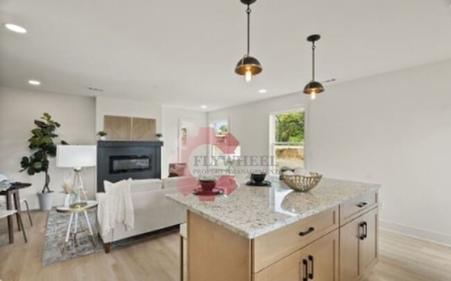 Building Photo - 103 Rayon Dr