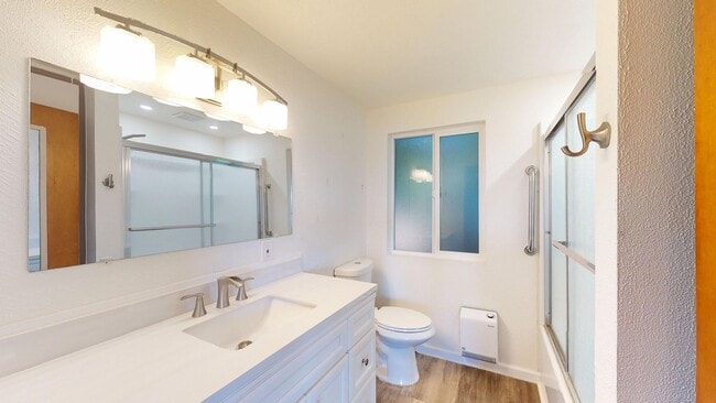 Building Photo - Fantastic 3 Bedroom Home with Gorgeous Oce...