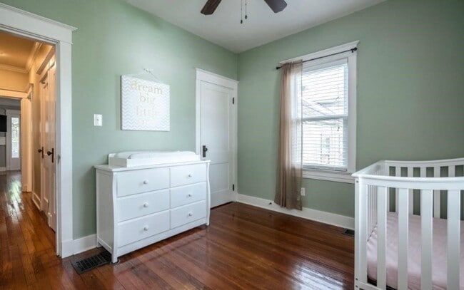 Building Photo - Gorgeous Renovated Highlands Bungalow – Av...