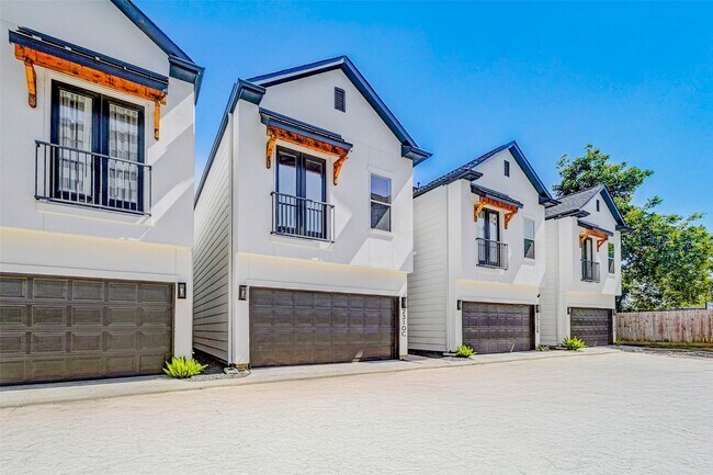 Building Photo - 2310 Campbell Rd