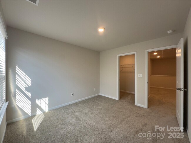 Building Photo - 403 Wescott St