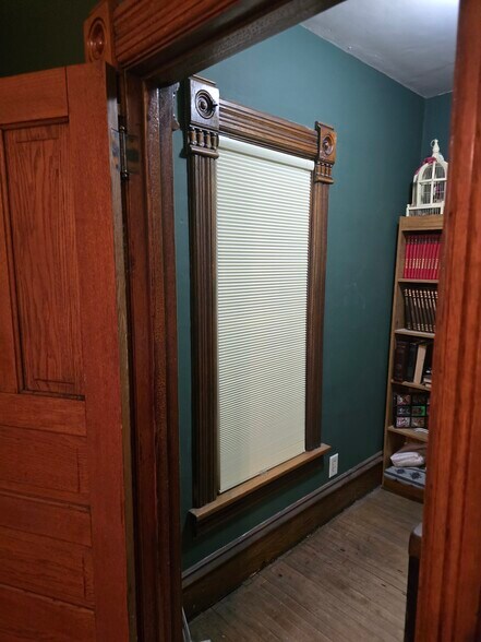 Closet 2nd bedroom - 408 E Boone St