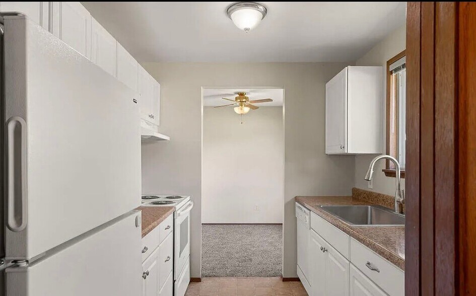 Building Photo - 206 N 72nd Ave