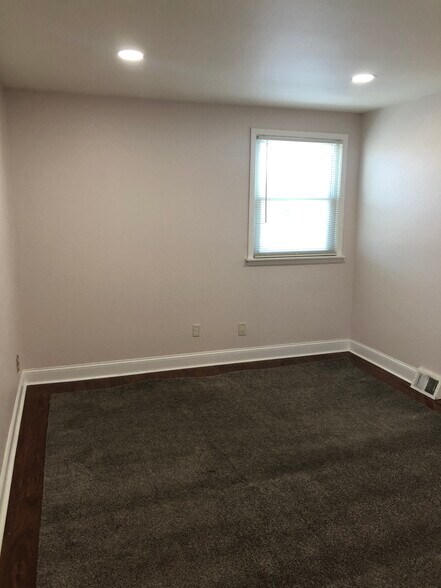 Building Photo - 203 Alnus St