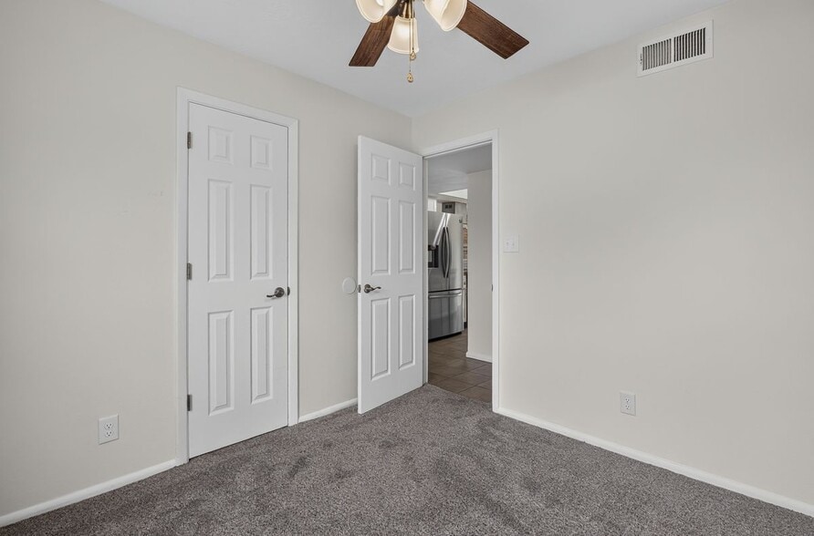 Building Photo - 10501 Delicado Pl NE