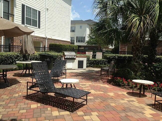 Building Photo - 9200 Westheimer Rd