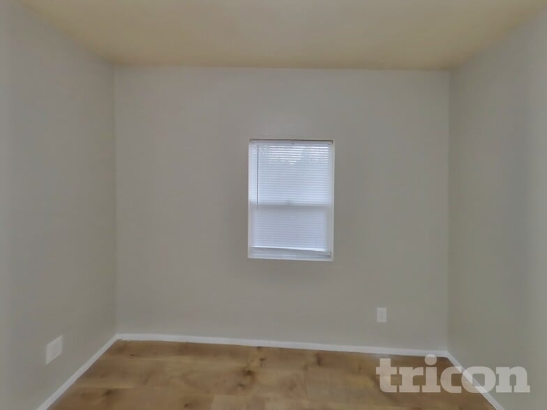 Building Photo - 9413 14th Ave SW