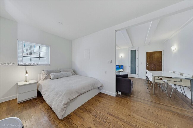 Building Photo - 439 15th St