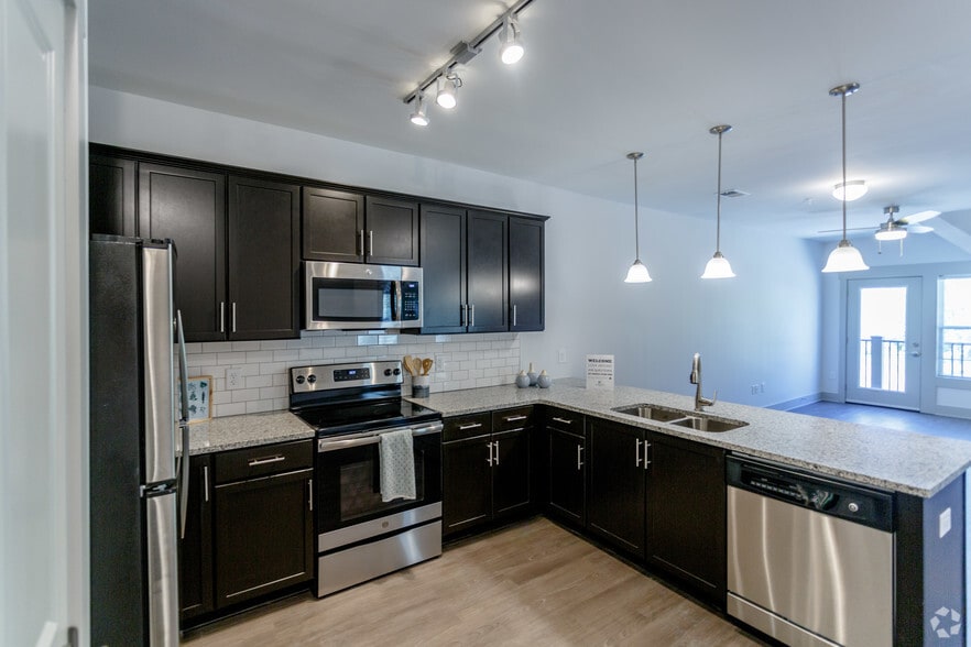 3BR, 2BA - Lynn - 1280 SF - Heritage East
